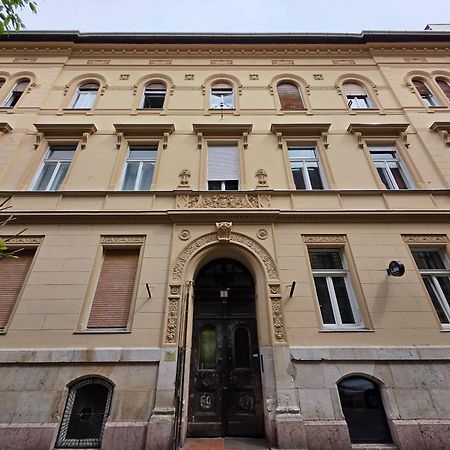 Artlovers' Flat - Kazinczy Street Budapest Bagian luar foto